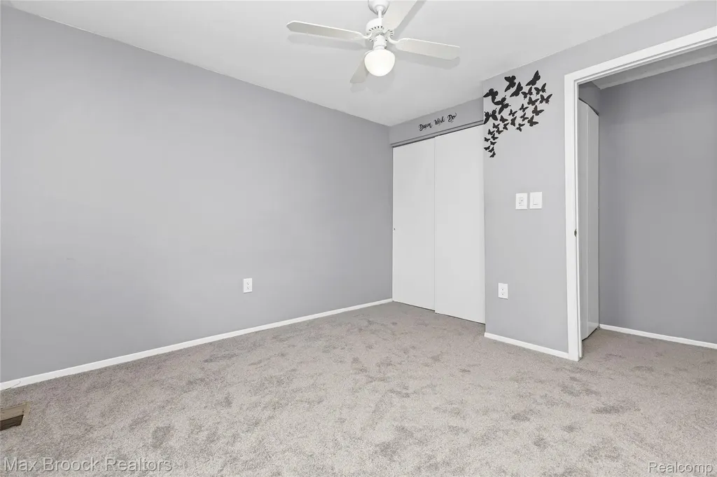 29293 Riveroak Drive Romulus City MI 48174