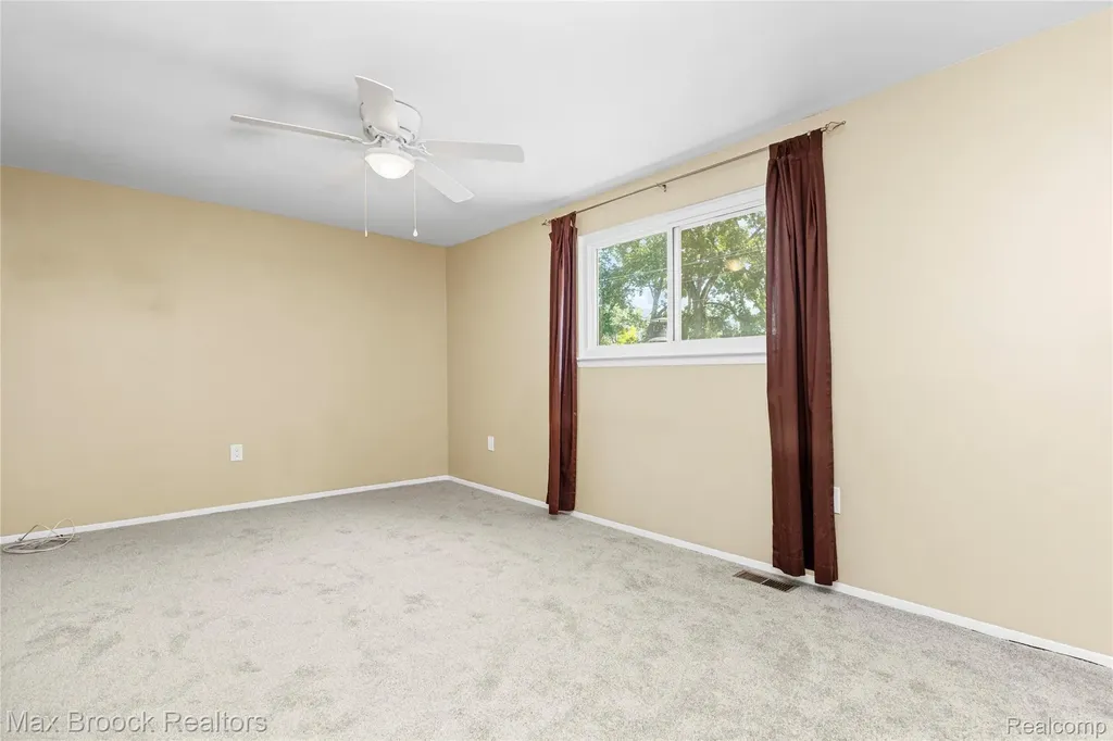 29293 Riveroak Drive Romulus City MI 48174
