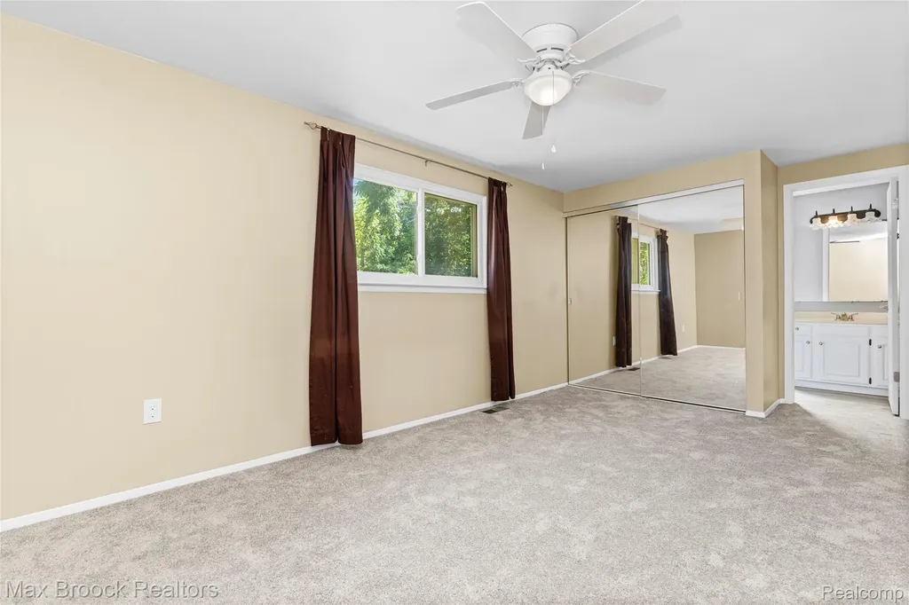 29293 Riveroak Drive Romulus City MI 48174