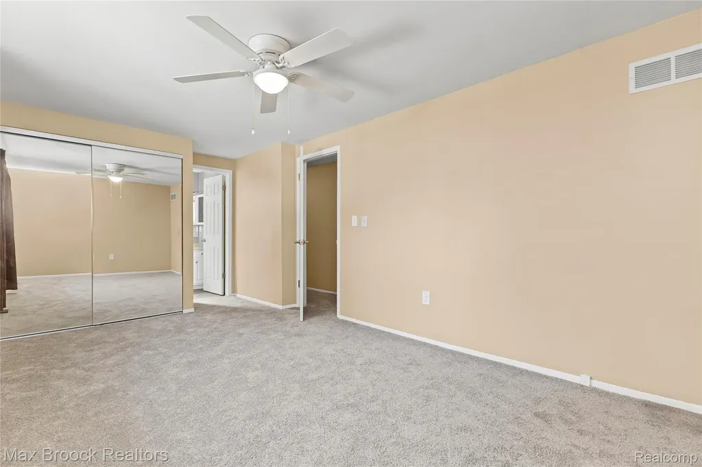 29293 Riveroak Drive Romulus City MI 48174