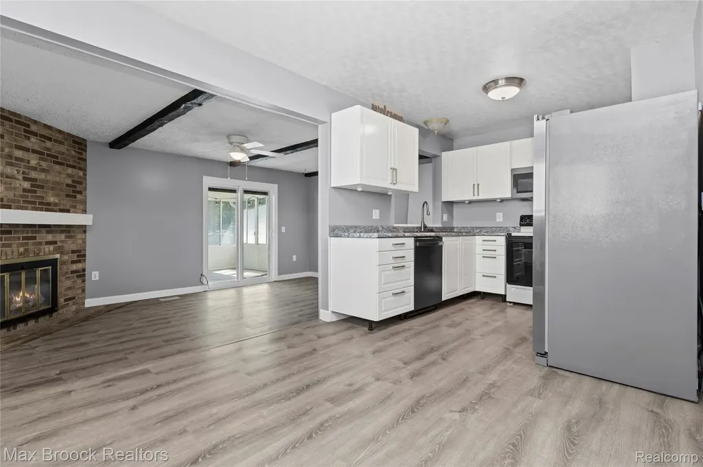 29293 Riveroak Drive Romulus City MI 48174