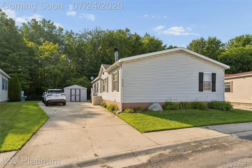 49949 Serenity Lane Shelby Charter Township MI 48315