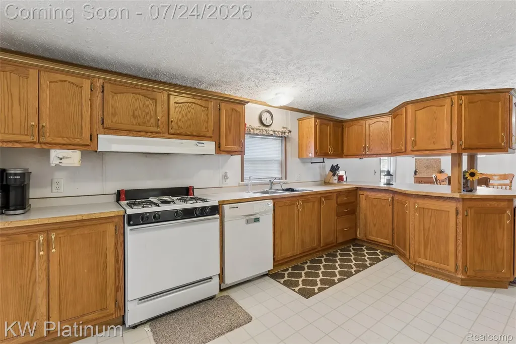 49949 Serenity Lane Shelby Charter Township MI 48315