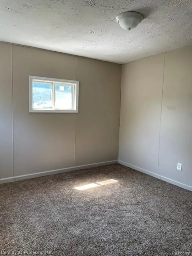 15392 Dixie Redford Charter Township MI 48239