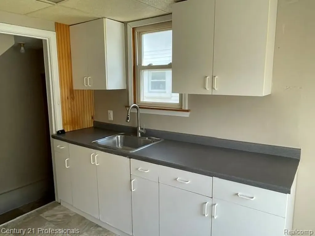15392 Dixie Redford Charter Township MI 48239