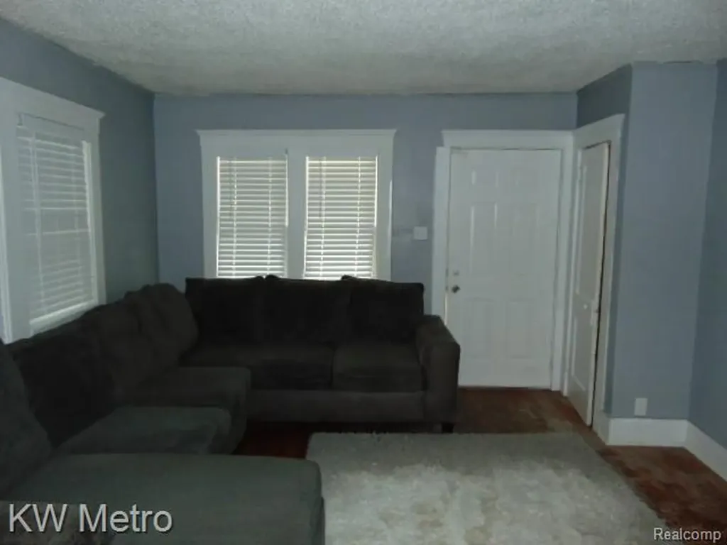 17125 Archdale Street Detroit City MI 48235