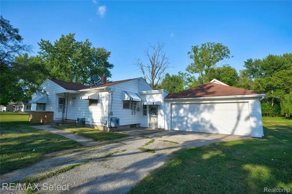 7449 Jennings Road Mundy Township MI 48473