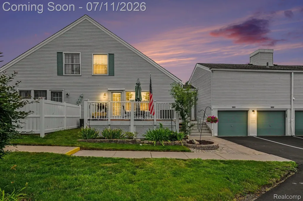 21206 E Glen Haven Circle Novi City MI 48167