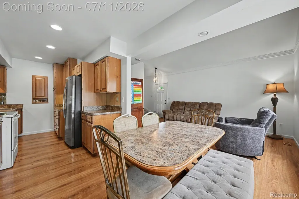 21206 E Glen Haven Circle Novi City MI 48167