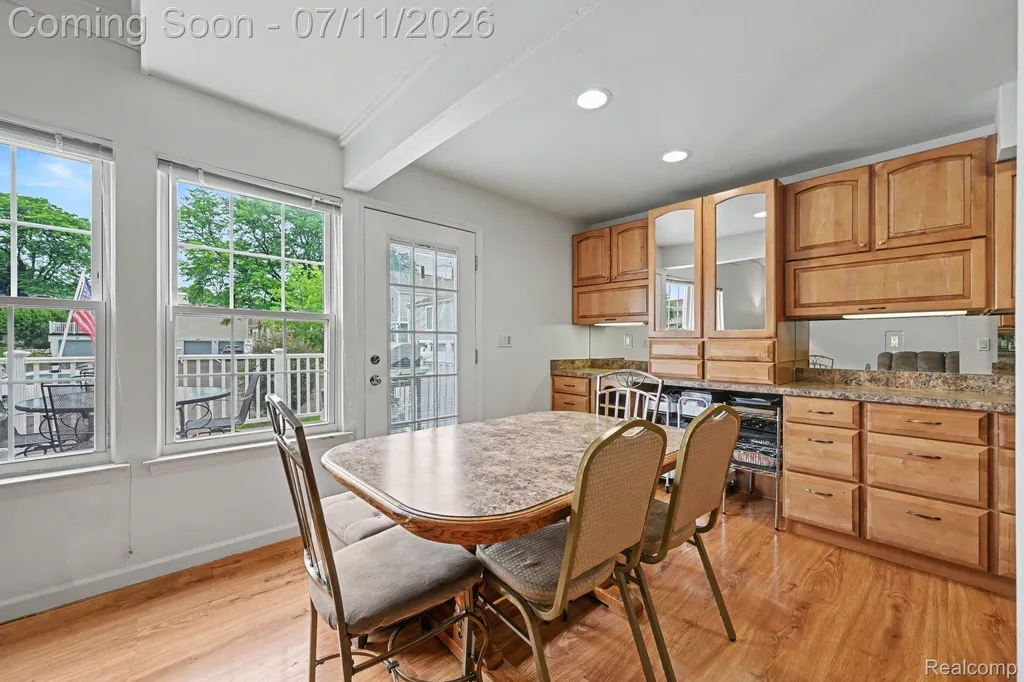 21206 E Glen Haven Circle Novi City MI 48167