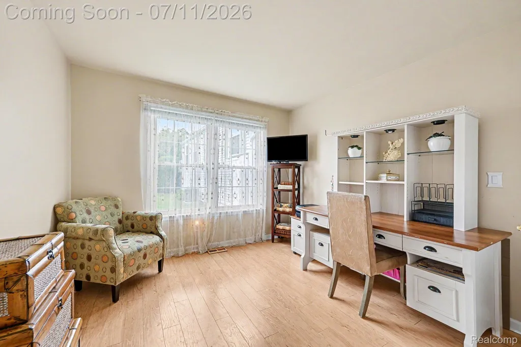 21206 E Glen Haven Circle Novi City MI 48167