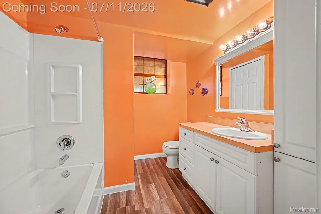 21206 E Glen Haven Circle Novi City MI 48167