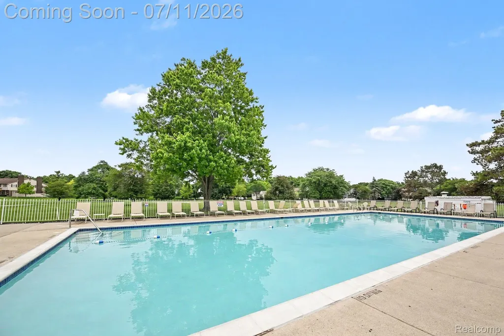 21206 E Glen Haven Circle Novi City MI 48167