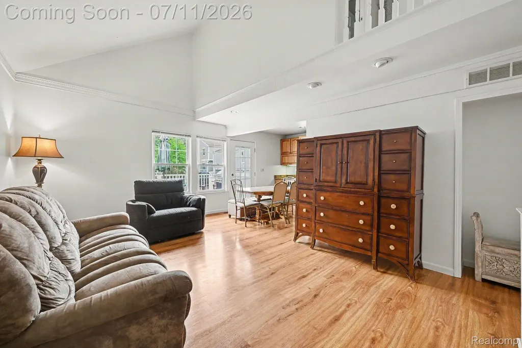 21206 E Glen Haven Circle Novi City MI 48167