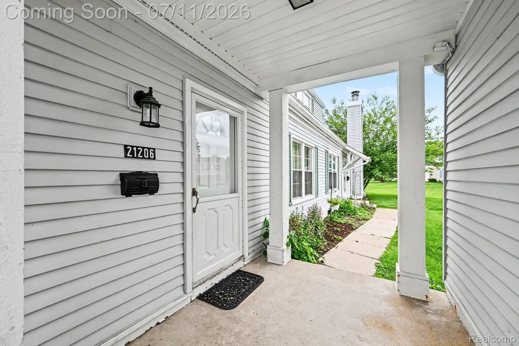 21206 E Glen Haven Circle Novi City MI 48167