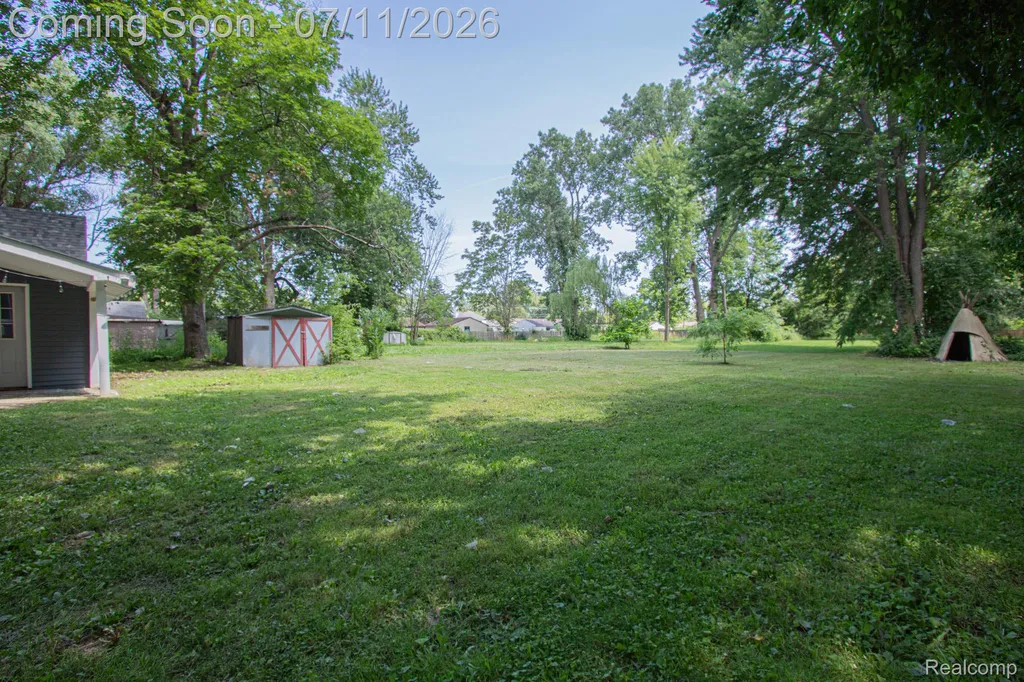 20500 Mckishnie Street Clinton Charter Township MI 48035