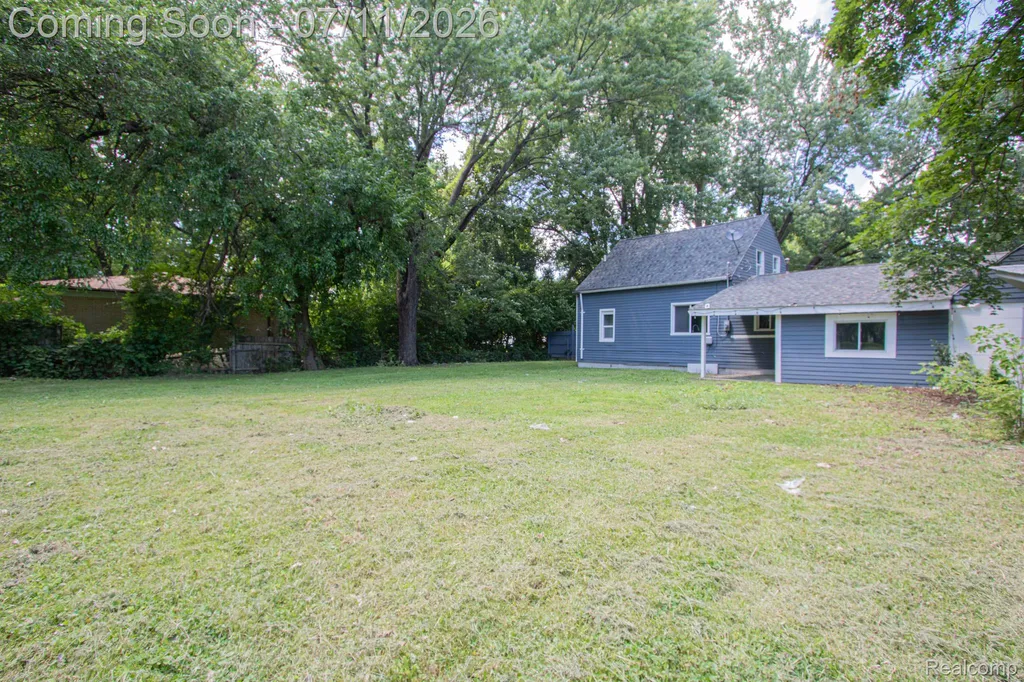 20500 Mckishnie Street Clinton Charter Township MI 48035