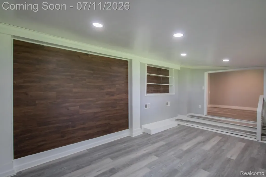 20500 Mckishnie Street Clinton Charter Township MI 48035