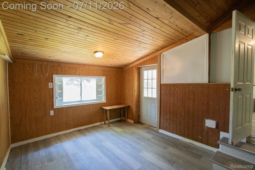 20500 Mckishnie Street Clinton Charter Township MI 48035