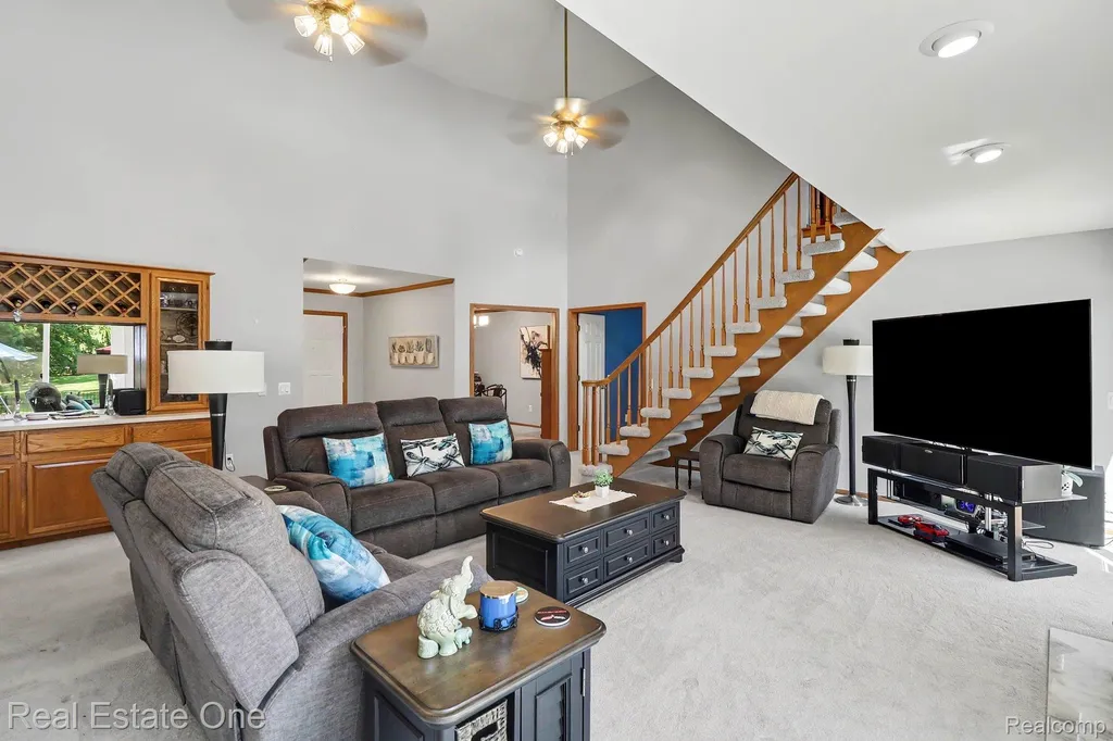 2102 Tuscany Drive Troy City MI 48085
