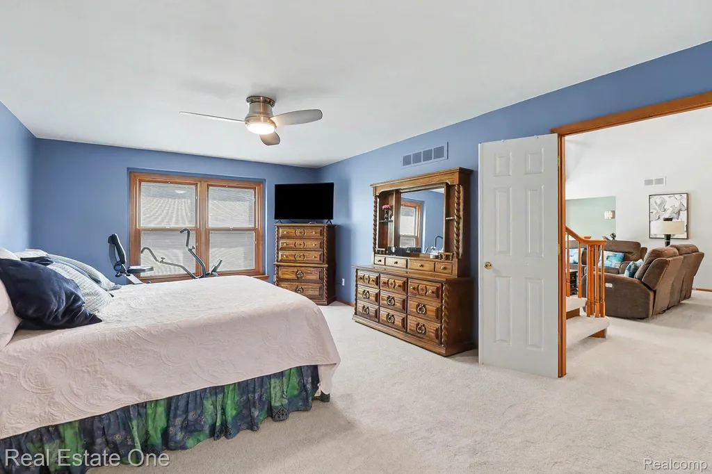 2102 Tuscany Drive Troy City MI 48085