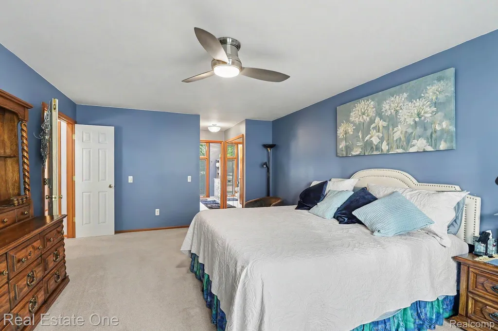 2102 Tuscany Drive Troy City MI 48085