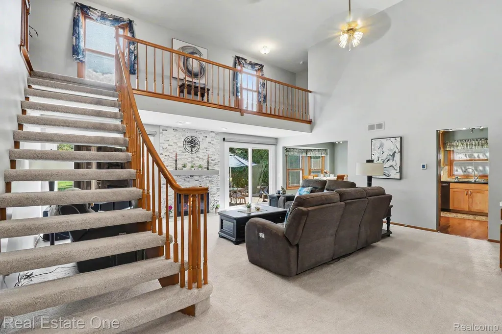 2102 Tuscany Drive Troy City MI 48085
