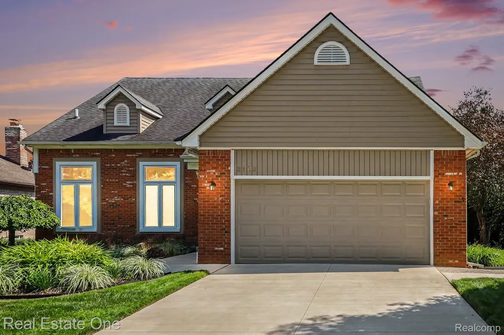 2102 Tuscany Drive Troy City MI 48085