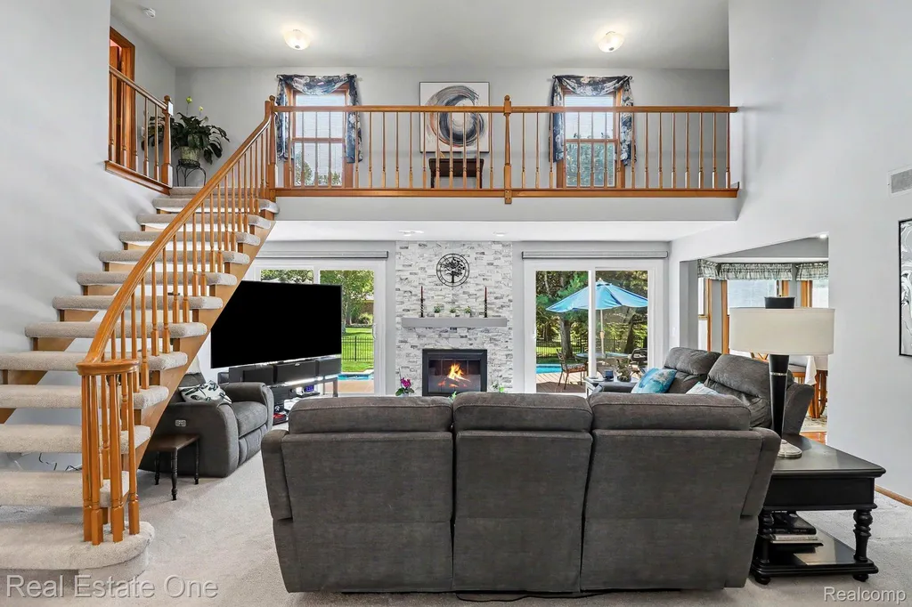 2102 Tuscany Drive Troy City MI 48085