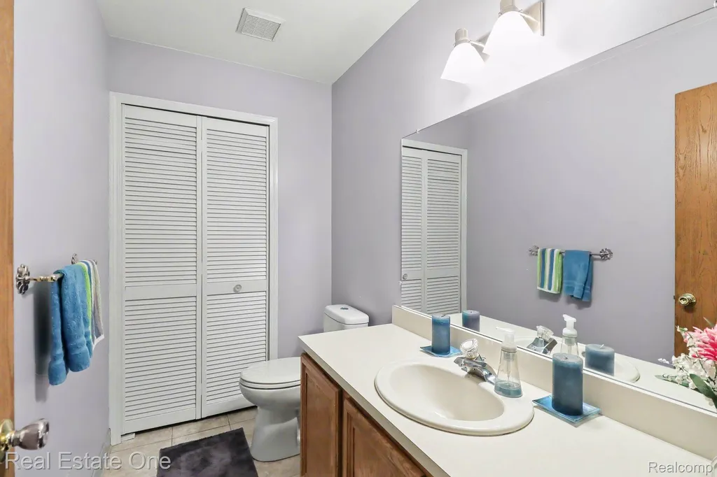 2102 Tuscany Drive Troy City MI 48085
