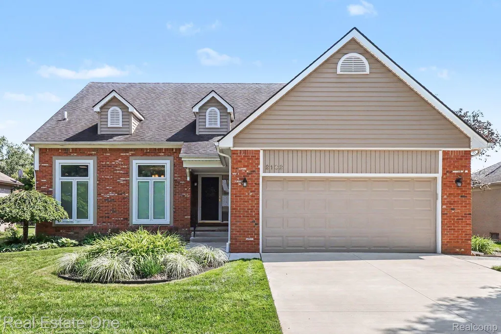 2102 Tuscany Drive Troy City MI 48085