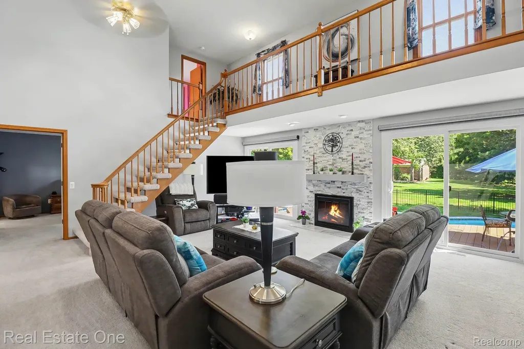 2102 Tuscany Drive Troy City MI 48085