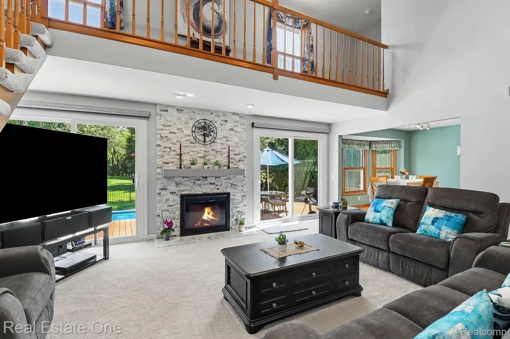 2102 Tuscany Drive Troy City MI 48085