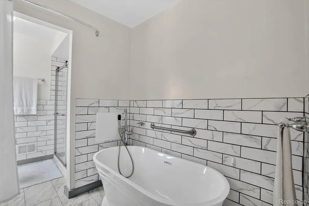 6888 Slawski Drive Handy Township MI 48836