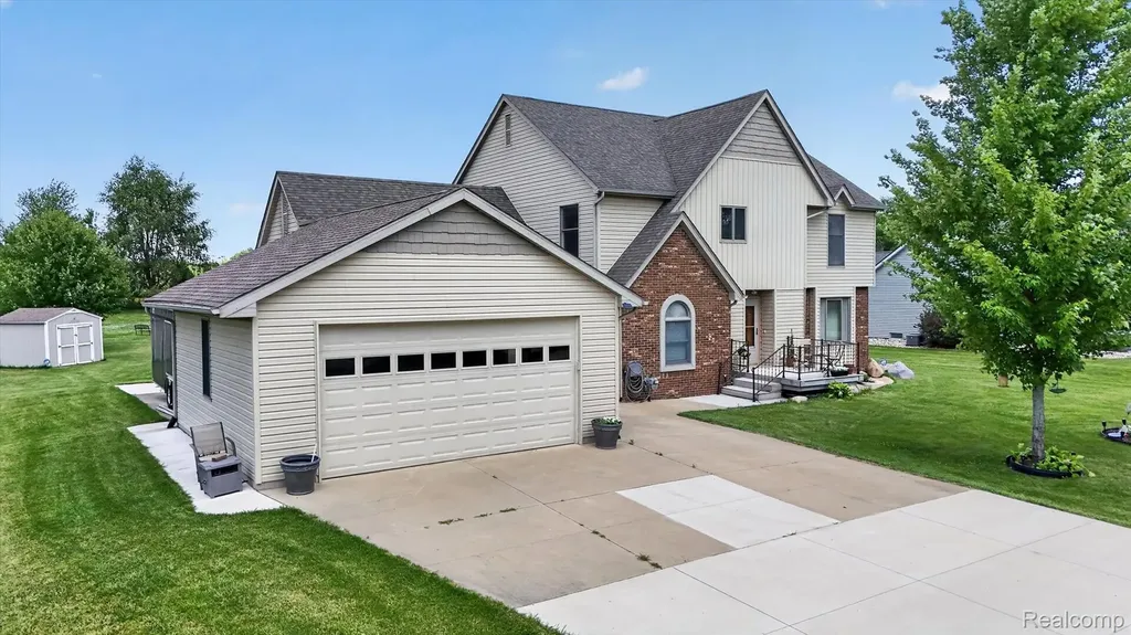 6888 Slawski Drive Handy Township MI 48836