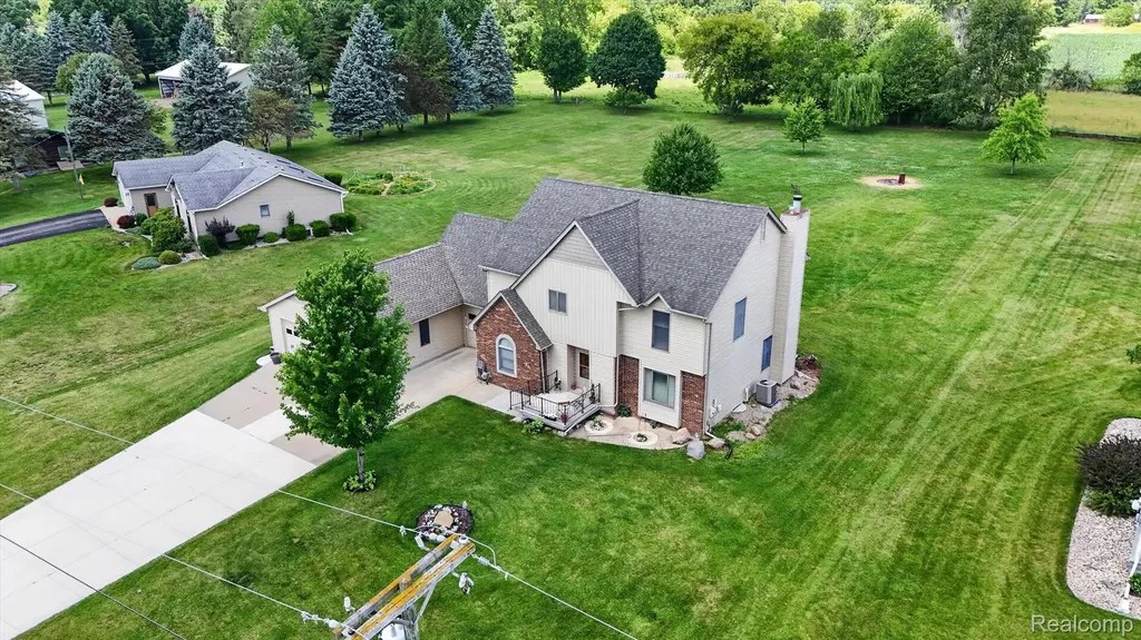 6888 Slawski Drive Handy Township MI 48836