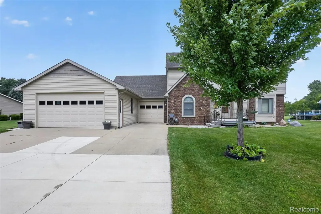 6888 Slawski Drive Handy Township MI 48836