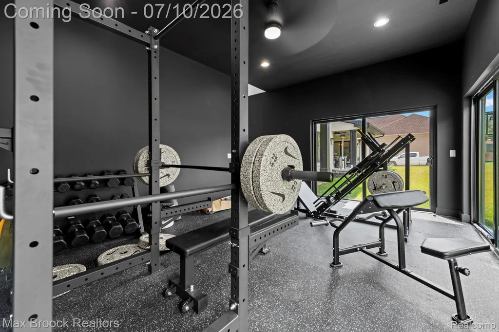 10464 Stoney Point Drive Green Oak Township MI 48178