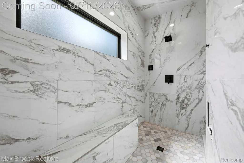 10464 Stoney Point Drive Green Oak Township MI 48178