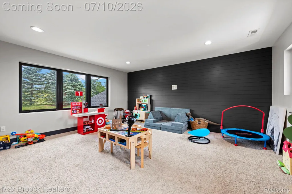10464 Stoney Point Drive Green Oak Township MI 48178