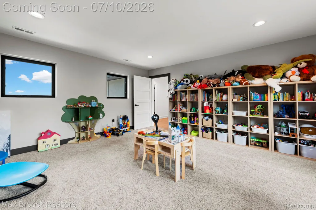 10464 Stoney Point Drive Green Oak Township MI 48178