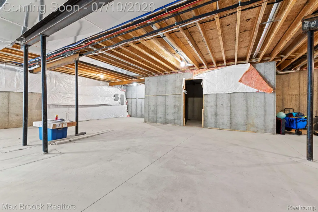 10464 Stoney Point Drive Green Oak Township MI 48178