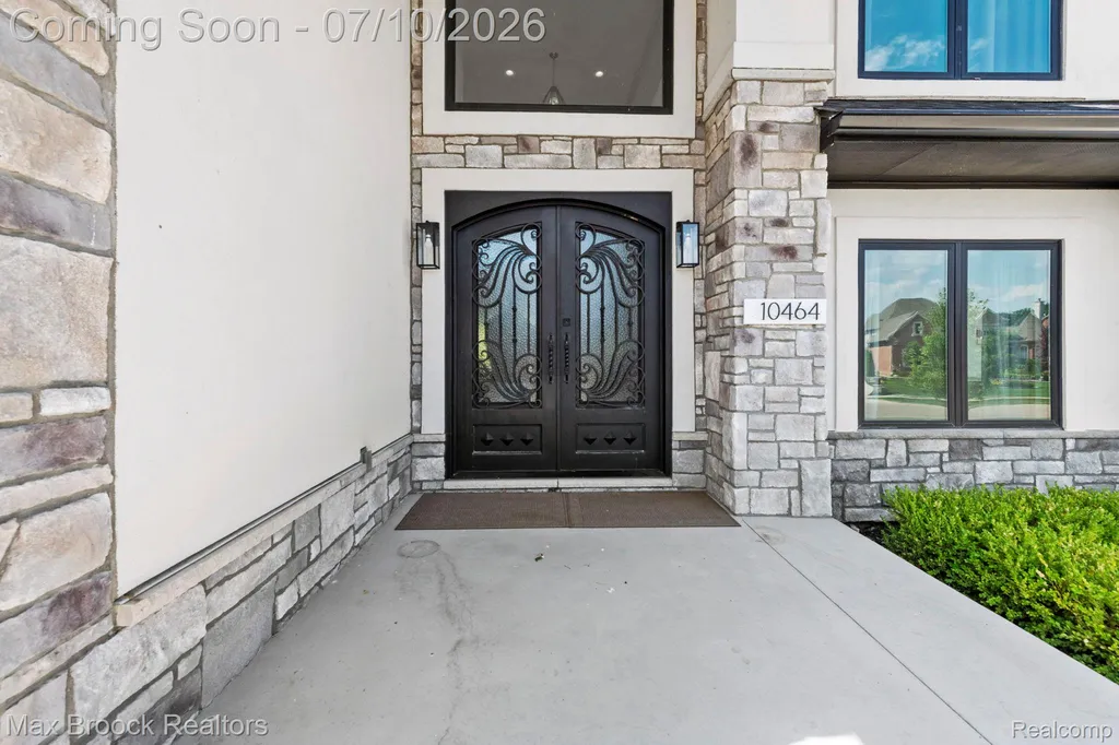 10464 Stoney Point Drive Green Oak Township MI 48178