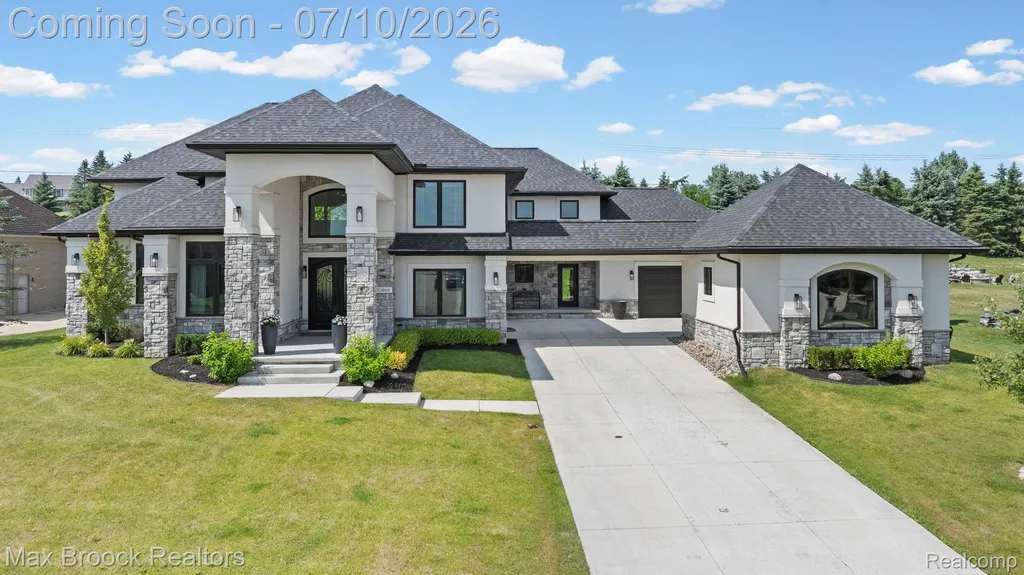 10464 Stoney Point Drive Green Oak Township MI 48178