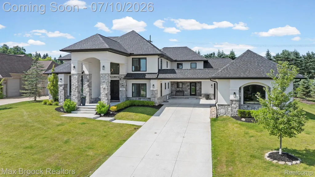 10464 Stoney Point Drive Green Oak Township MI 48178