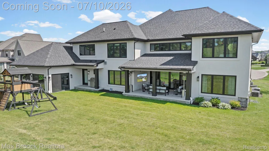 10464 Stoney Point Drive Green Oak Township MI 48178