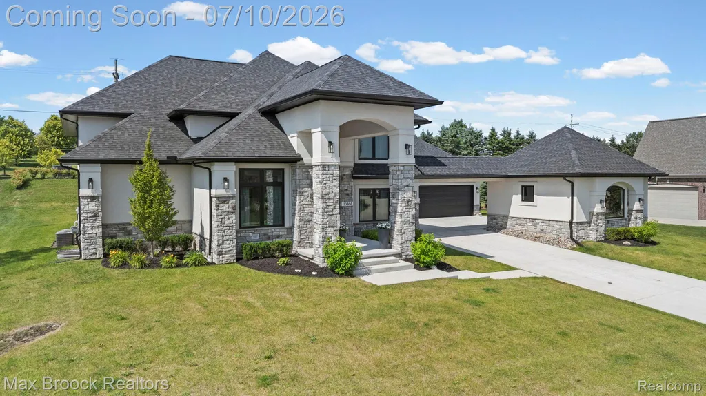 10464 Stoney Point Drive Green Oak Township MI 48178