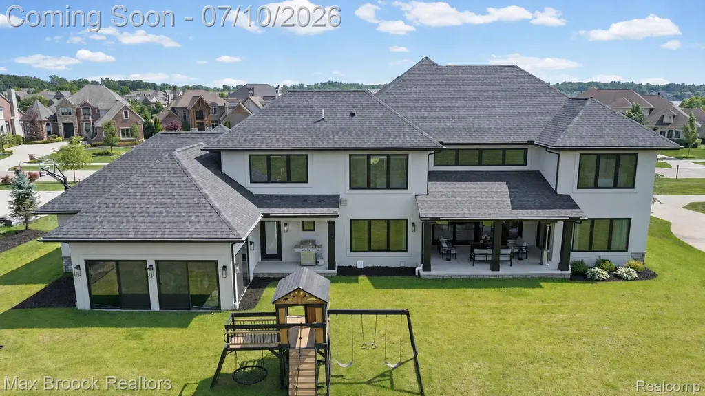 10464 Stoney Point Drive Green Oak Township MI 48178