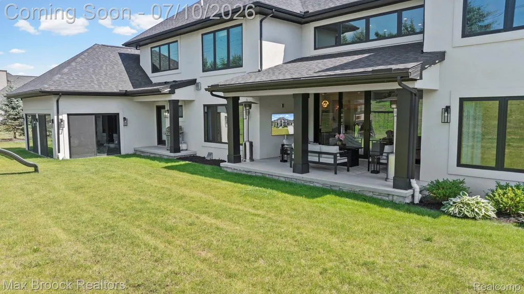 10464 Stoney Point Drive Green Oak Township MI 48178