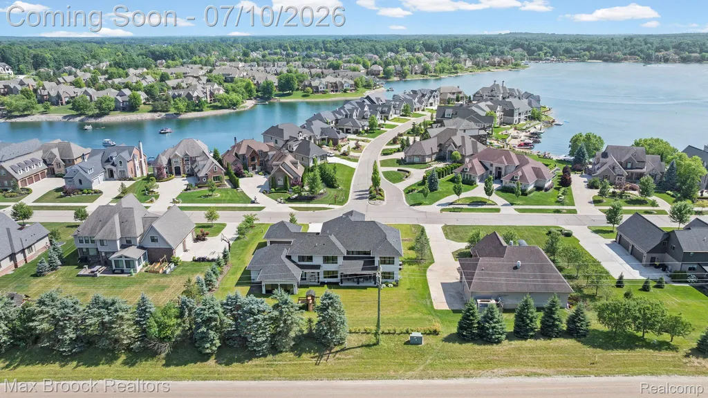 10464 Stoney Point Drive Green Oak Township MI 48178